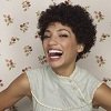 Jasika Nicole vypráví o alter-Astrid, vztazích na Oddělení a Peterově návratu