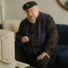 George R. R. Martin si v novém videu utahuje ze svého pomalého psaní