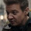 Hawkeye se představuje ve vánočně laděném traileru