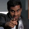 Tom Haverford zůstává na Netflixu. Čeká ho nový seriál s tvůrcem Parks and Rec