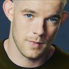 Russell Tovey: Coming out byl pro mou kariéru přínosem