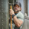 Max Thieriot vyvíjí pro CBS drama o hasičích, co to bude znamenat pro Claye?