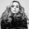 Stargirl si zahraje Brec Bassinger