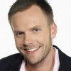 Joel McHale si zahraje Starmana