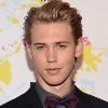 Austin Butler obsazen do role polovičního elfa