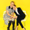 Zoey Deutch and Lucy Fry hrají hru s Buzzfeed, která se jmenuje Friendlyweds