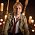 Legends of Tomorrow - Constantine se vrací na fotkách z epizody Necromancing the Stone